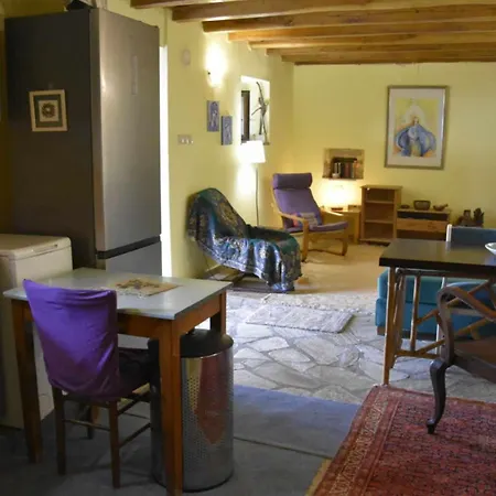 Joy's Maisonette